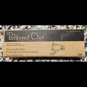 NEW! pamper chef cherry & olive pitter